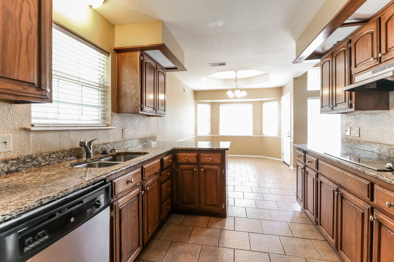 1,533/Mo, 16915 Sunny Hollow Rd Edmond, OK 73012 Kitchen View 4