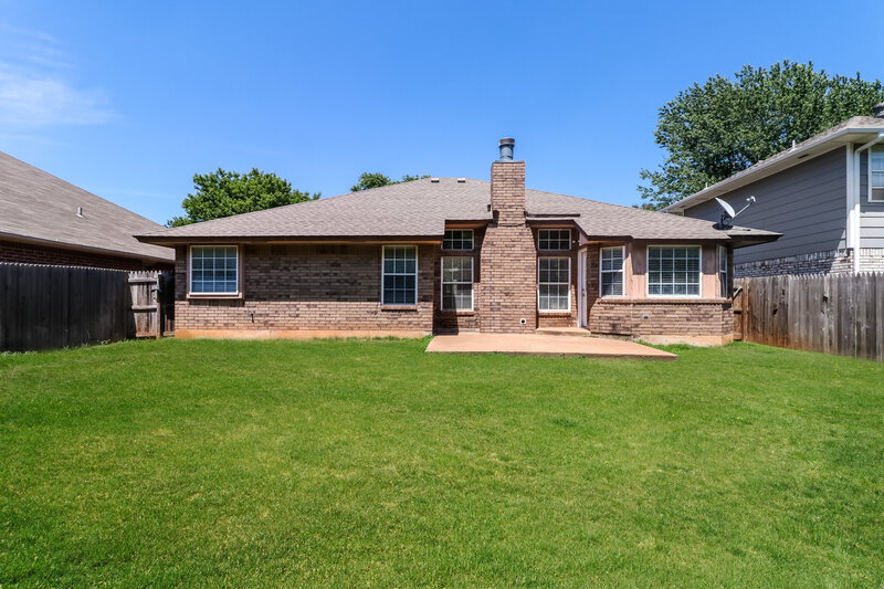 1,533/Mo, 16915 Sunny Hollow Rd Edmond, OK 73012 Rear View