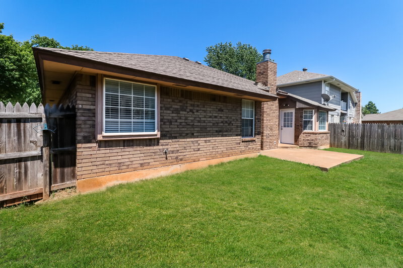 1,533/Mo, 16915 Sunny Hollow Rd Edmond, OK 73012 Rear View 2