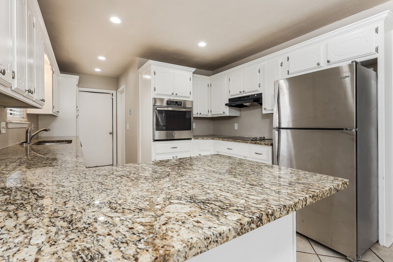 2,135/Mo, 1112 Briar Bend Trail Edmond, OK 73012 Kitchen View 2