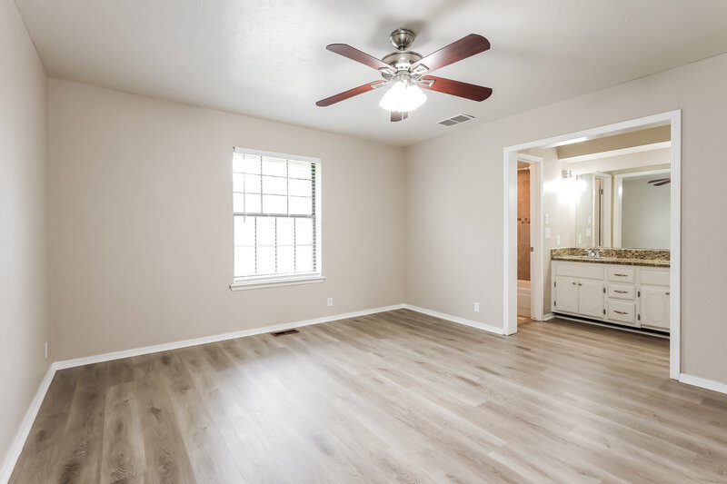 2,135/Mo, 1112 Briar Bend Trail Edmond, OK 73012 Main Bedroom View 2