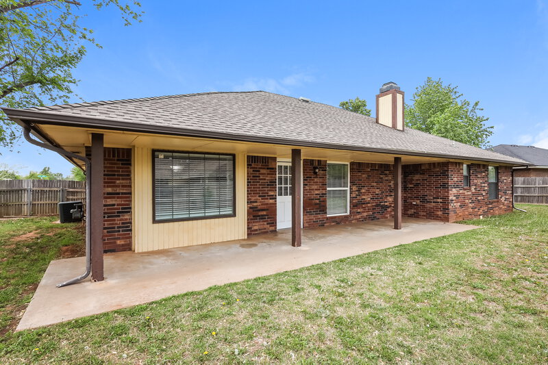 2,135/Mo, 1112 Briar Bend Trail Edmond, OK 73012 Rear View 2