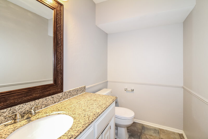 2,310/Mo, 516 NW 167th St Edmond, OK 73012 Bathroom View 2