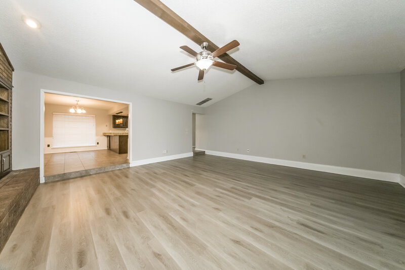 1,630/Mo, 2917 Greenfield Dr Edmond, OK 73012 Living Room View