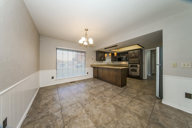 1,630/Mo, 2917 Greenfield Dr Edmond, OK 73012 Dining Room View