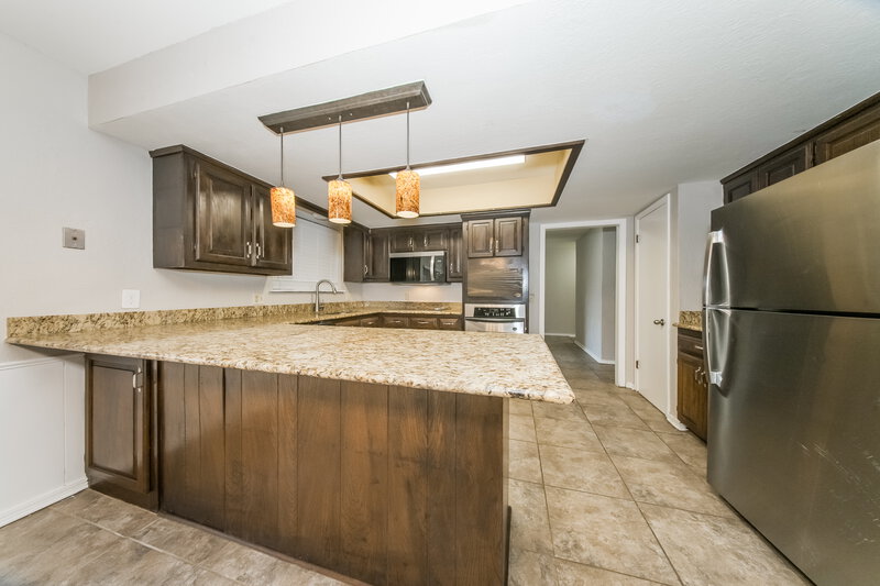 1,630/Mo, 2917 Greenfield Dr Edmond, OK 73012 Kitchen View
