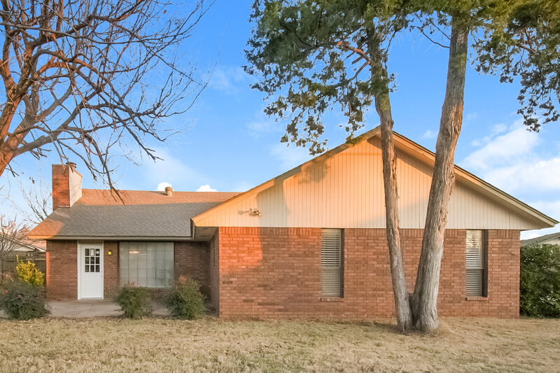 1,630/Mo, 2917 Greenfield Dr Edmond, OK 73012 Rear View