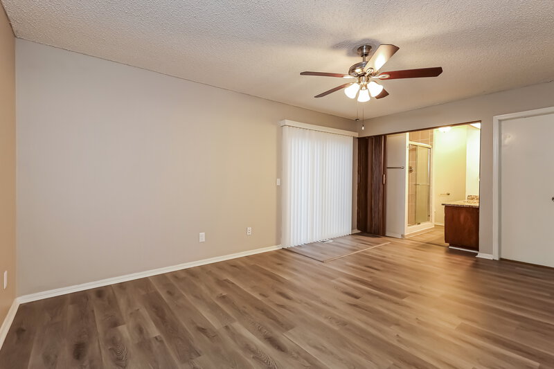 1,960/Mo, 801 NW 139th St Edmond, OK 73013 Main Bedroom View 2
