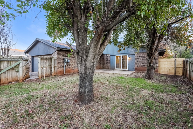 1,960/Mo, 801 NW 139th St Edmond, OK 73013 Rear View