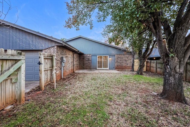 1,960/Mo, 801 NW 139th St Edmond, OK 73013 Rear View 2