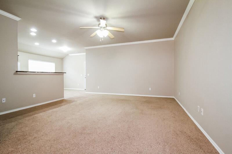 1,675/Mo, 700 NE 19th Street Newcastle, OK 73065 Living Room View 2