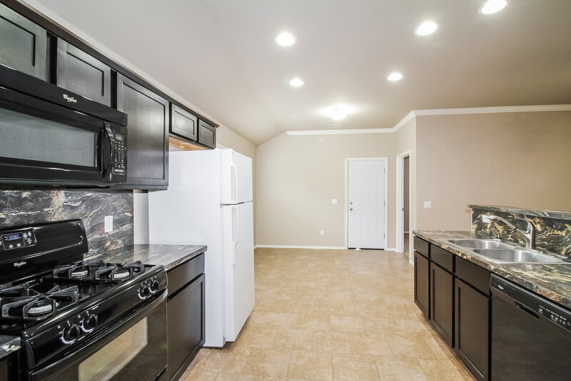 1,675/Mo, 700 NE 19th Street Newcastle, OK 73065 Kitchen View 2