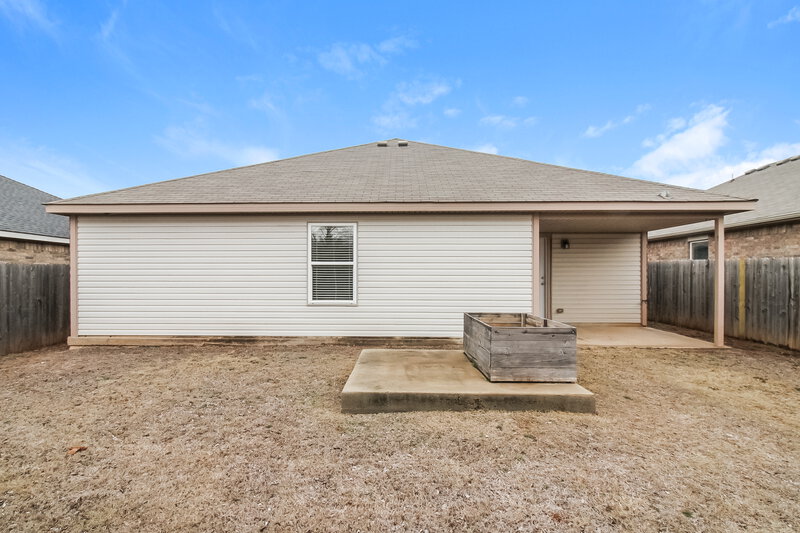 1,675/Mo, 700 NE 19th Street Newcastle, OK 73065 Rear View