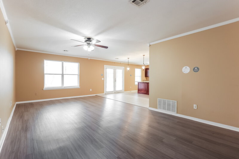 1,480/Mo, 1720 Windchime Dr Norman, OK 73071 Living Room View 2