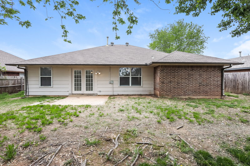 1,480/Mo, 1720 Windchime Dr Norman, OK 73071 Rear View