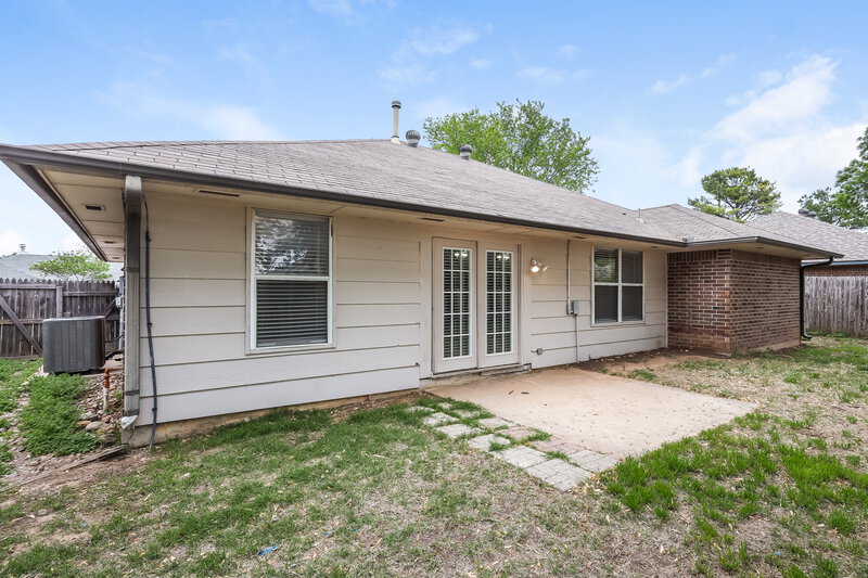 1,480/Mo, 1720 Windchime Dr Norman, OK 73071 Rear View 2