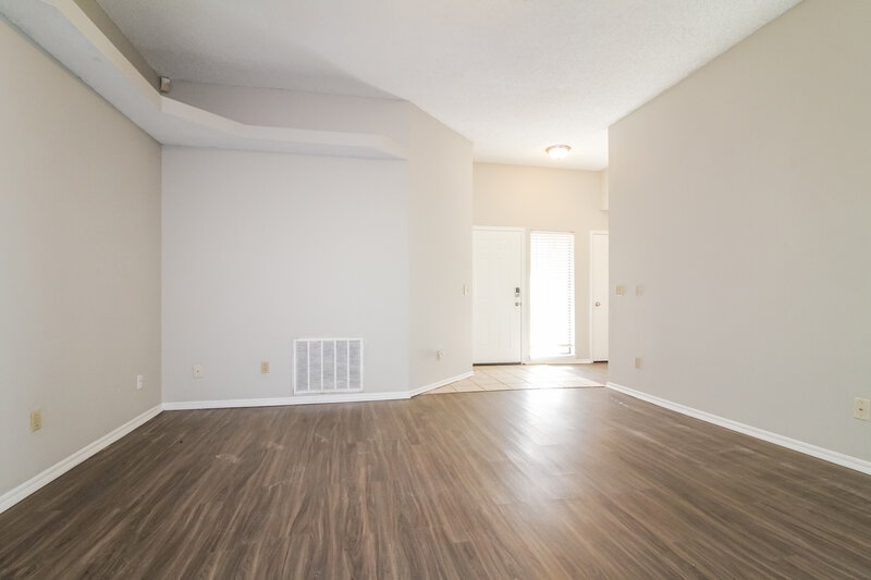 2,130/Mo, 1601 Peach Tree Ln Norman, OK 73071 Living Room View