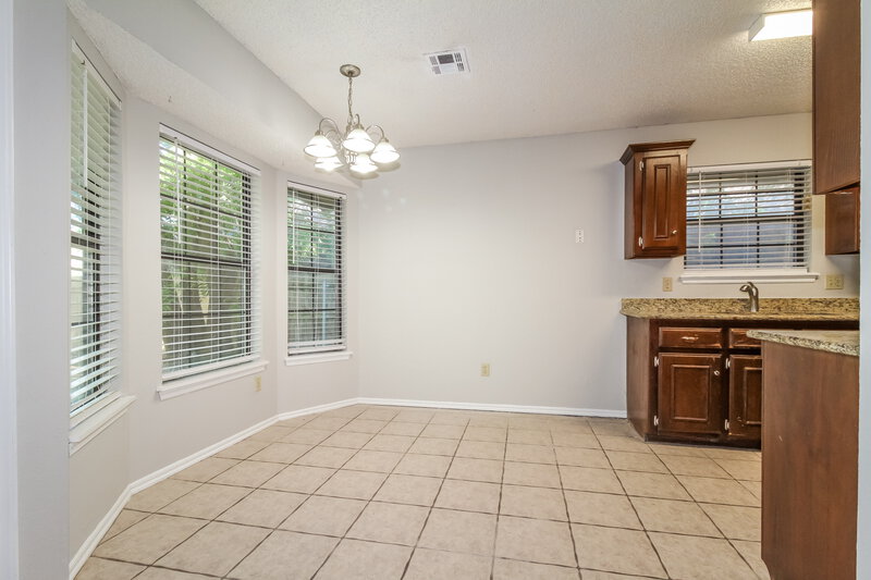 2,130/Mo, 1601 Peach Tree Ln Norman, OK 73071 Dining Room View