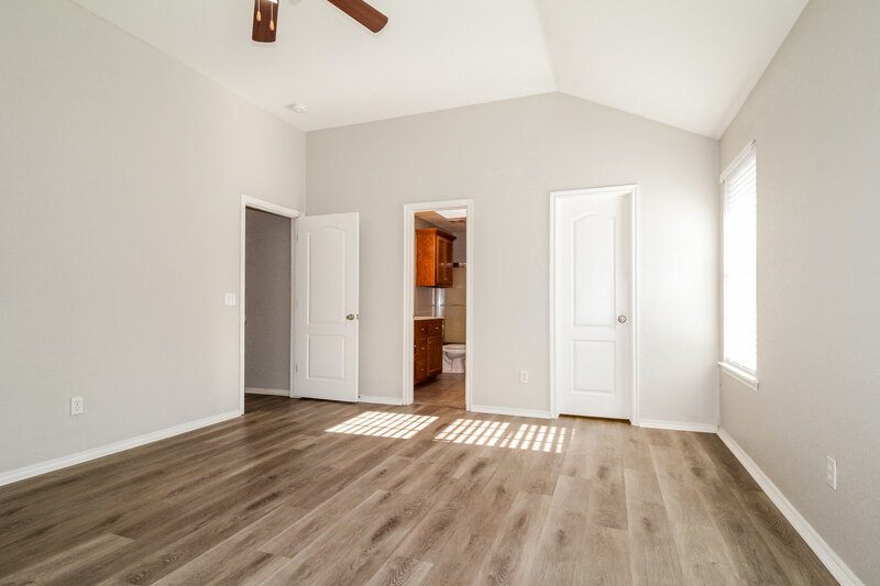 1,575/Mo, 716 Cavecreek St Norman, OK 73071 Main Bedroom View 2