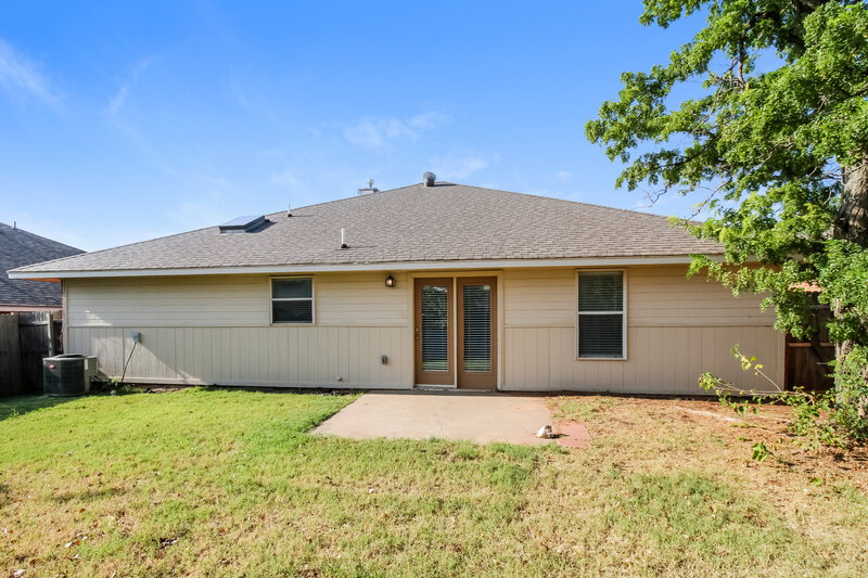 1,575/Mo, 716 Cavecreek St Norman, OK 73071 Rear View