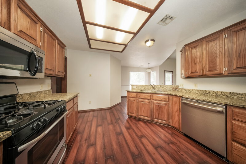 1,805/Mo, 329 Ridge Bluff Dr Norman, OK 73071 Kitchen View 2