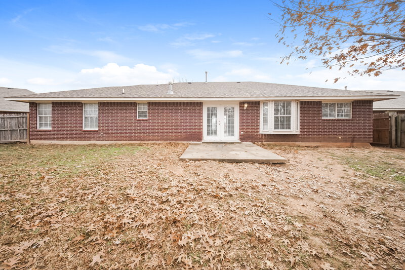 1,420/Mo, 1604 Hazelwood Dr Norman, OK 73071 Rear View