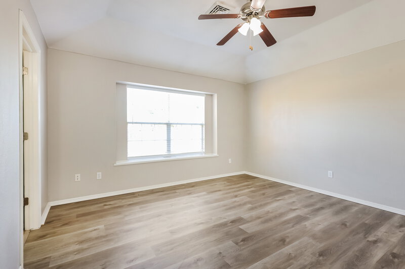1,465/Mo, 1429 Glen Ellen Circle Norman, OK 73071 Main Bedroom View 2