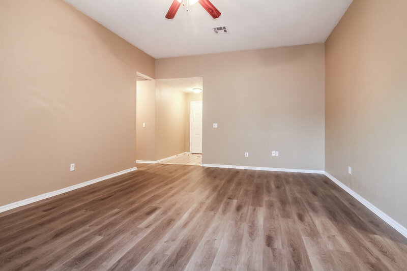 1,460/Mo, 813 Shadowhill St Norman, OK 73071 Living Room View 2