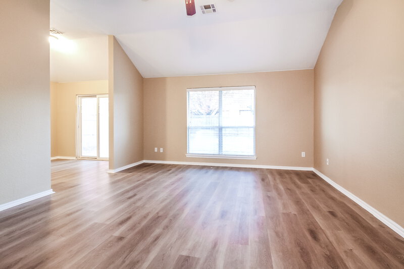 1,460/Mo, 813 Shadowhill St Norman, OK 73071 Living Room View 3