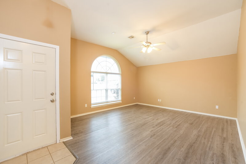 1,650/Mo, 524 Beacon Ave Norman, OK 73071 Foyer View