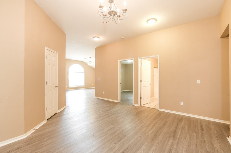 1,650/Mo, 524 Beacon Ave Norman, OK 73071 Main Bedroom View 2