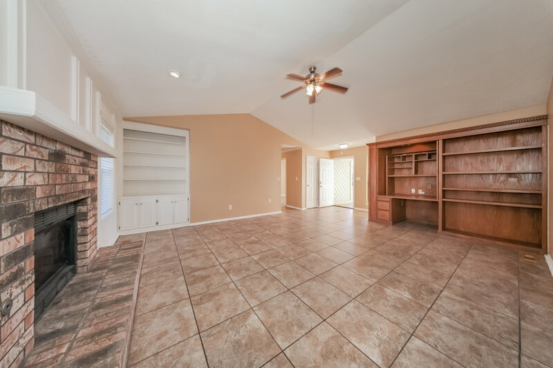 1,460/Mo, 2135 Jazzman Dr Norman, OK 73071 Living Room View 3