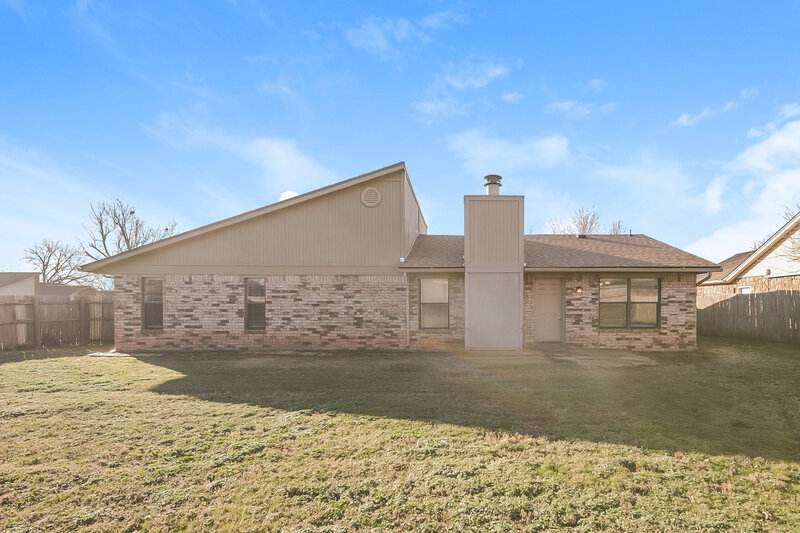 1,460/Mo, 2135 Jazzman Dr Norman, OK 73071 Rear View