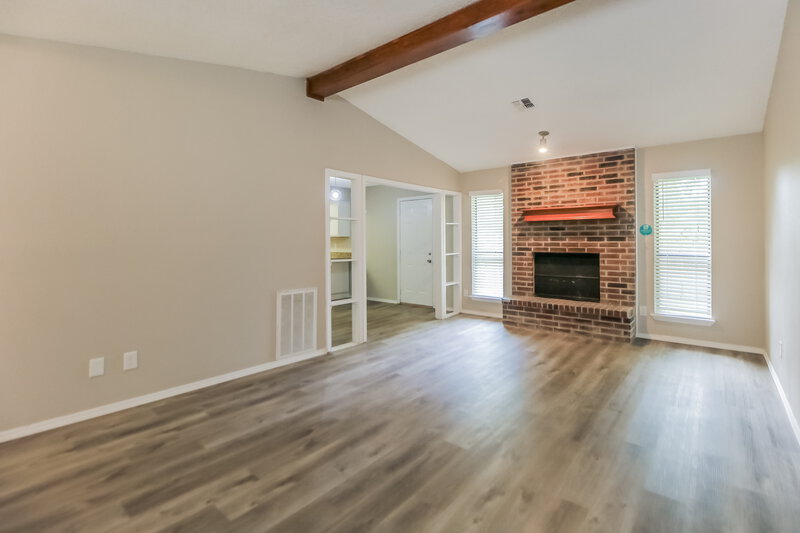 1,306/Mo, 2835 Juvene Circle Spencer, OK 73084 Living Room View 2