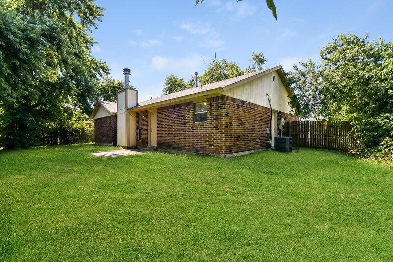 1,306/Mo, 2835 Juvene Circle Spencer, OK 73084 Rear View 3