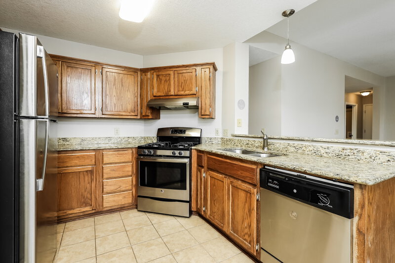 1,665/Mo, 205 Bradgate Dr Yukon, OK 73099 Kitchen View 2