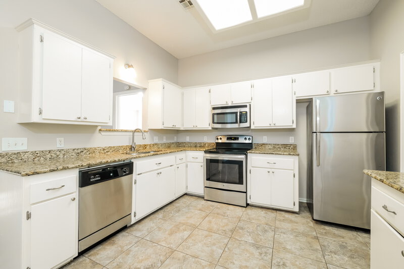 1,720/Mo, 324 Marrgate Dr Yukon, OK 73099 Kitchen View