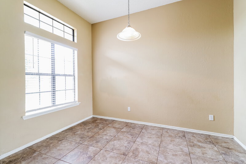 2,240/Mo, 324 Marrgate Dr Yukon, OK 73099 Dining Room View 2