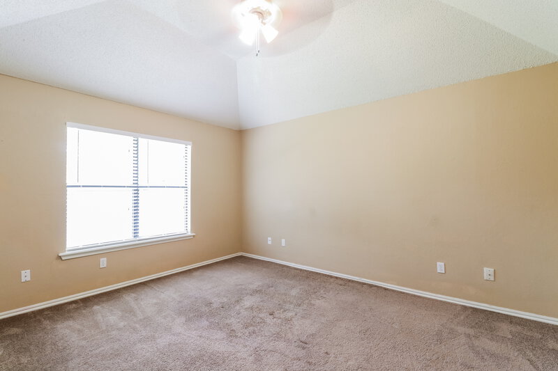 2,240/Mo, 324 Marrgate Dr Yukon, OK 73099 Main Bedroom View
