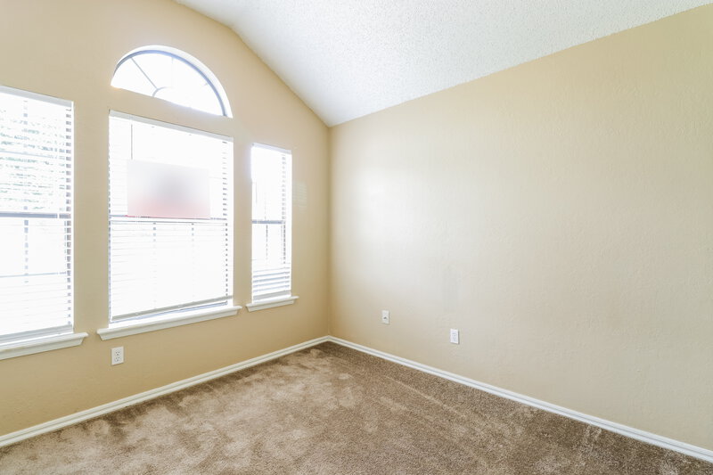 2,240/Mo, 324 Marrgate Dr Yukon, OK 73099 Bedroom View 2