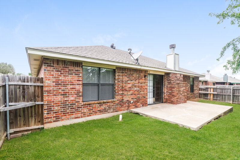 2,240/Mo, 324 Marrgate Dr Yukon, OK 73099 Rear View 2
