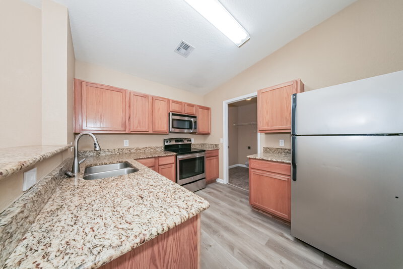 1,445/Mo, 10428 Bradford Way Yukon, OK 73099 Kitchen View 2