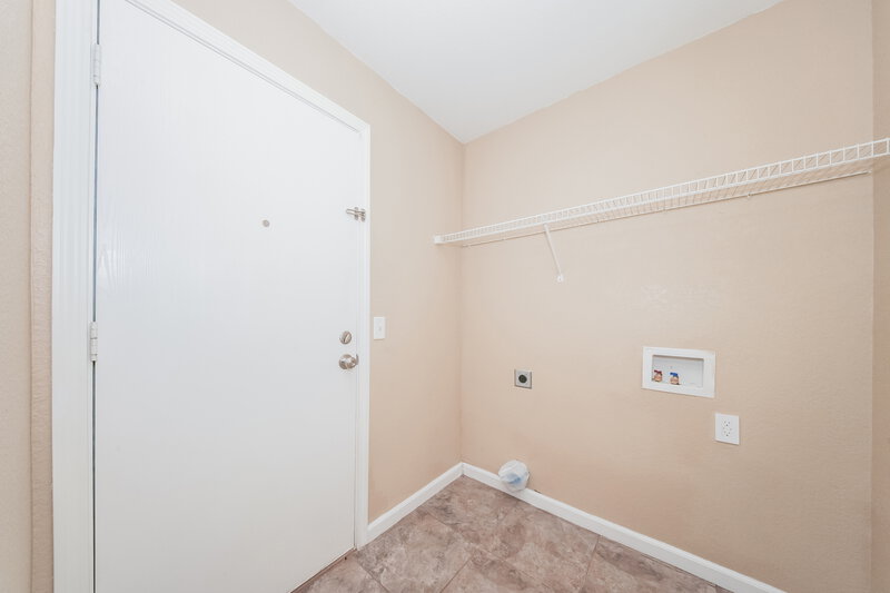 1,445/Mo, 10428 Bradford Way Yukon, OK 73099 Laundry Room View