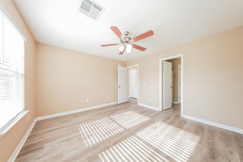 1,445/Mo, 10428 Bradford Way Yukon, OK 73099 Main Bedroom View 2