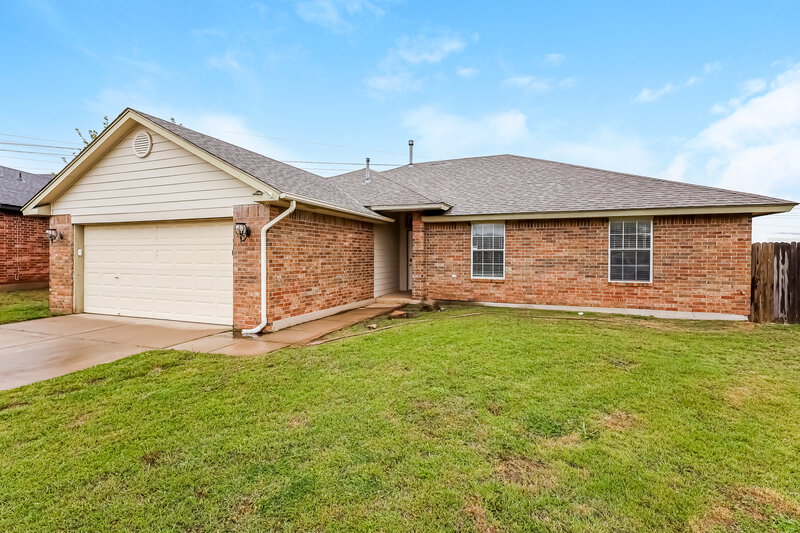 2,920/Mo, 420 Marrgate Dr Yukon, OK 73099 Front View
