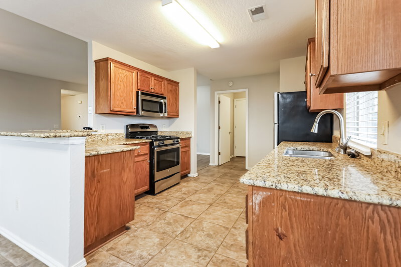 2,920/Mo, 420 Marrgate Dr Yukon, OK 73099 Kitchen View