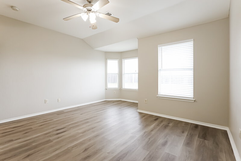 2,920/Mo, 420 Marrgate Dr Yukon, OK 73099 Main Bedroom View