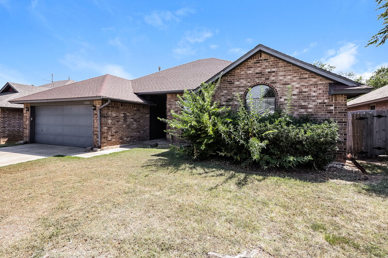 1,605/Mo, 12004 NW 6th St Yukon, OK 73099 Front View