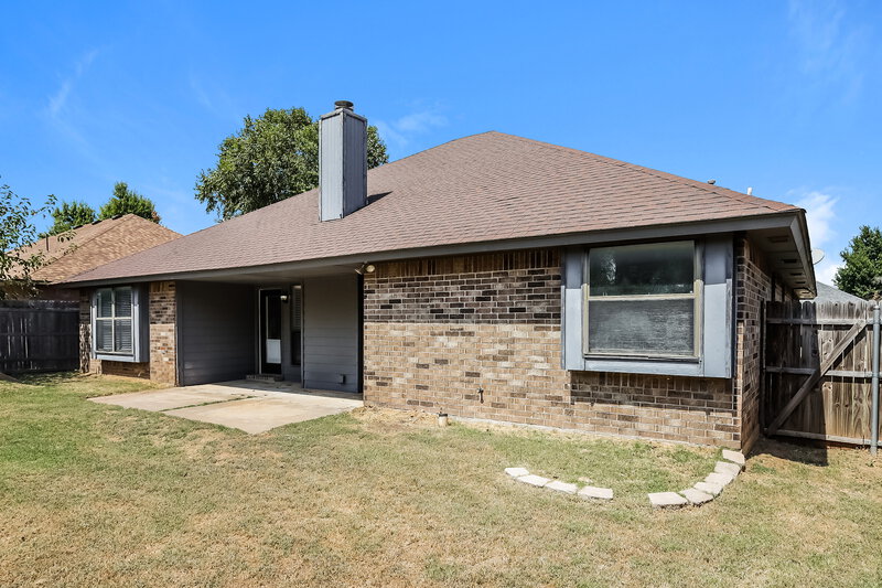 1,605/Mo, 12004 NW 6th St Yukon, OK 73099 Rear View 2