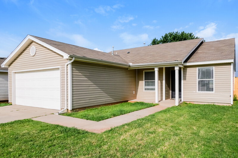 1,610/Mo, 1101 Edinburg Dr Yukon, OK 73099 Front View